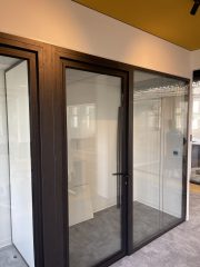 Création d'une cabine pour des réunions professionnelles à Marseille Création d'une cabine pour des réunions professionnelles à Marseille